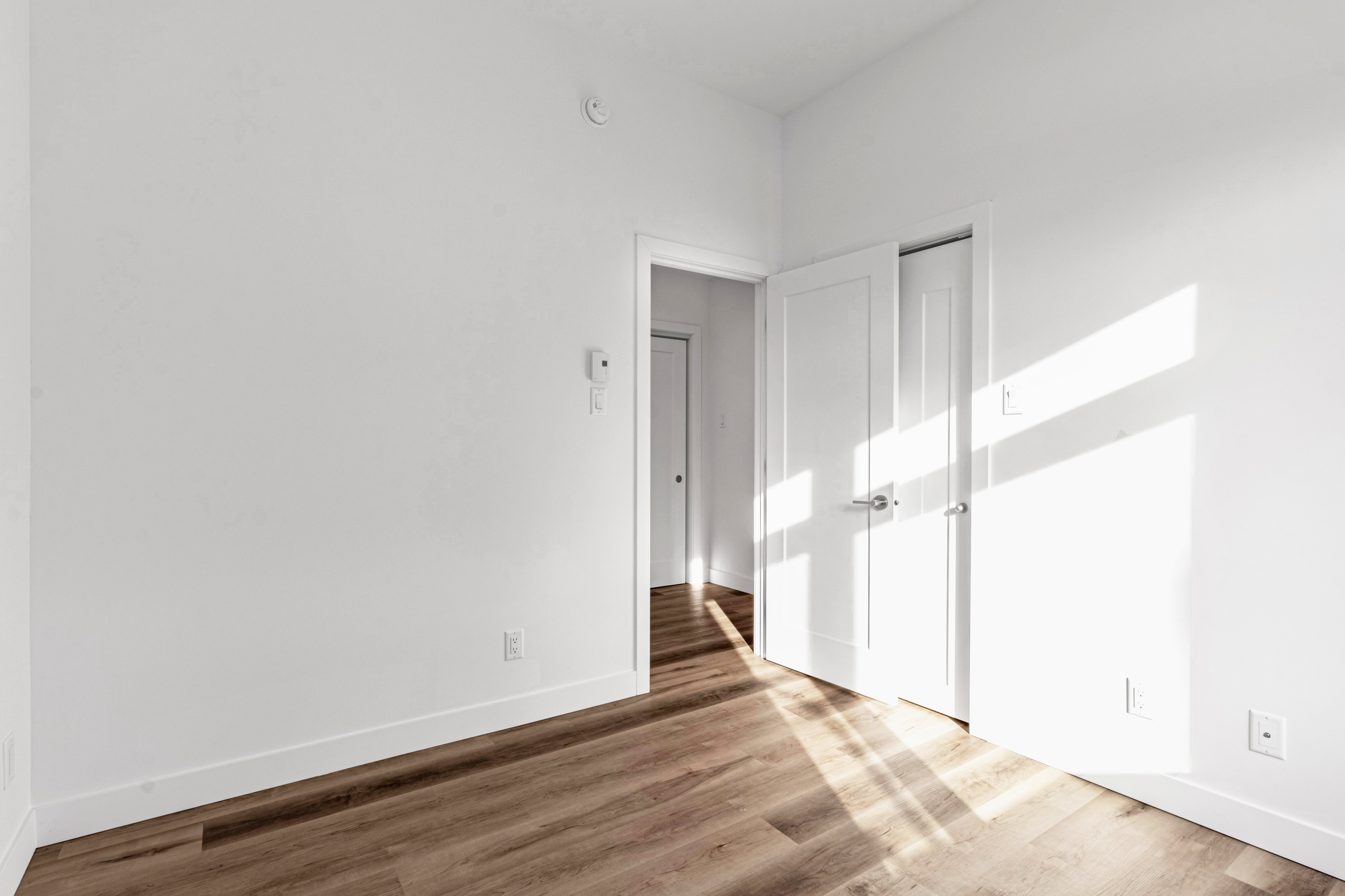 Logis-Experts - Appartements - 1101 À 1105 2E Avenue 193 À 199 11E Rue - 1101-a - 11