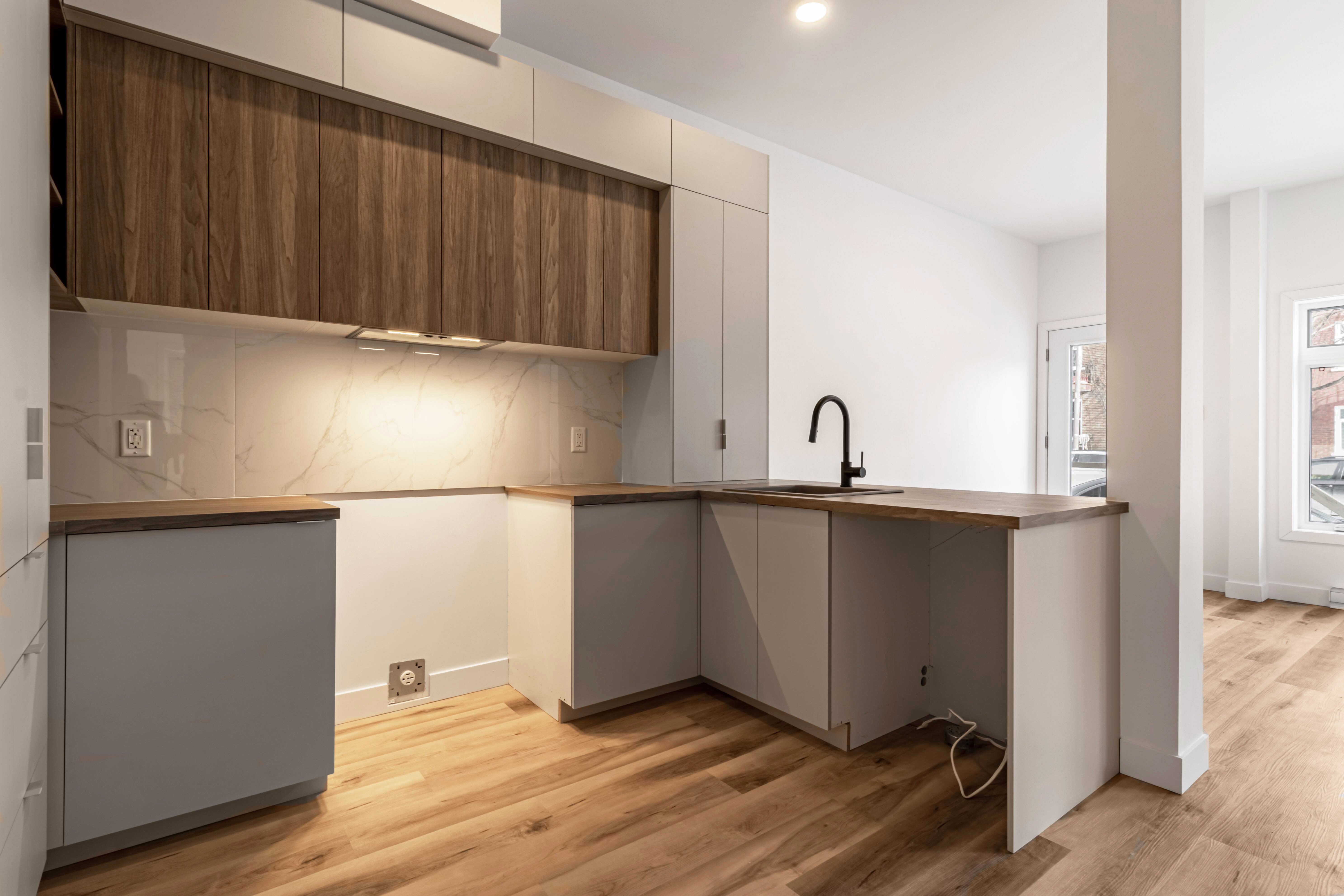 Logis-Experts - Appartements - 1101 À 1105 2E Avenue 193 À 199 11E Rue - 1101-a - 1