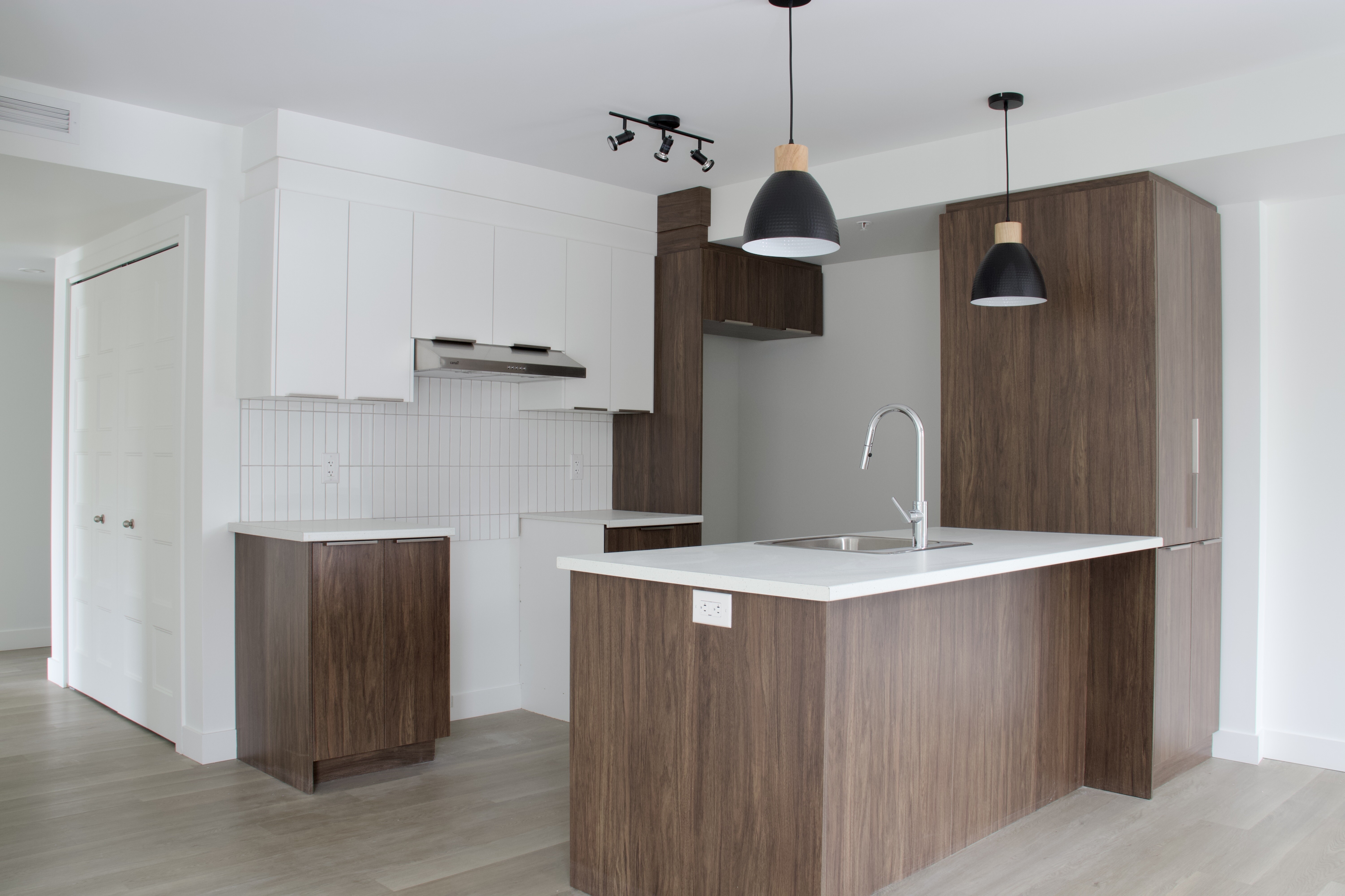 Logis-Experts - Appartements - 1750 Boulevard Pie-Xi Nord - 212 - 2