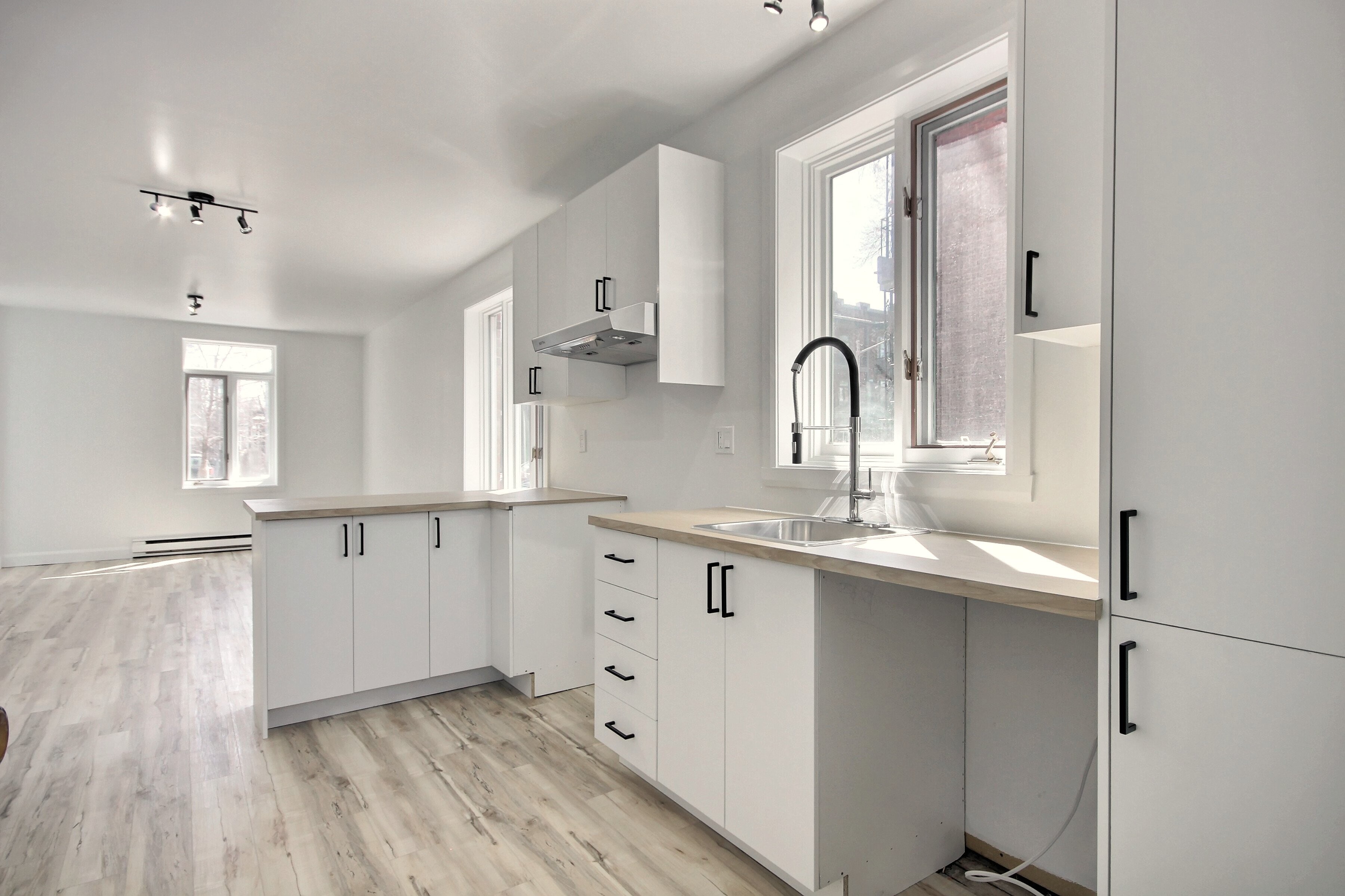 Logis-Experts - Immeubles - 1101 À 1105 2E Avenue 193 À 199 11E Rue - 11