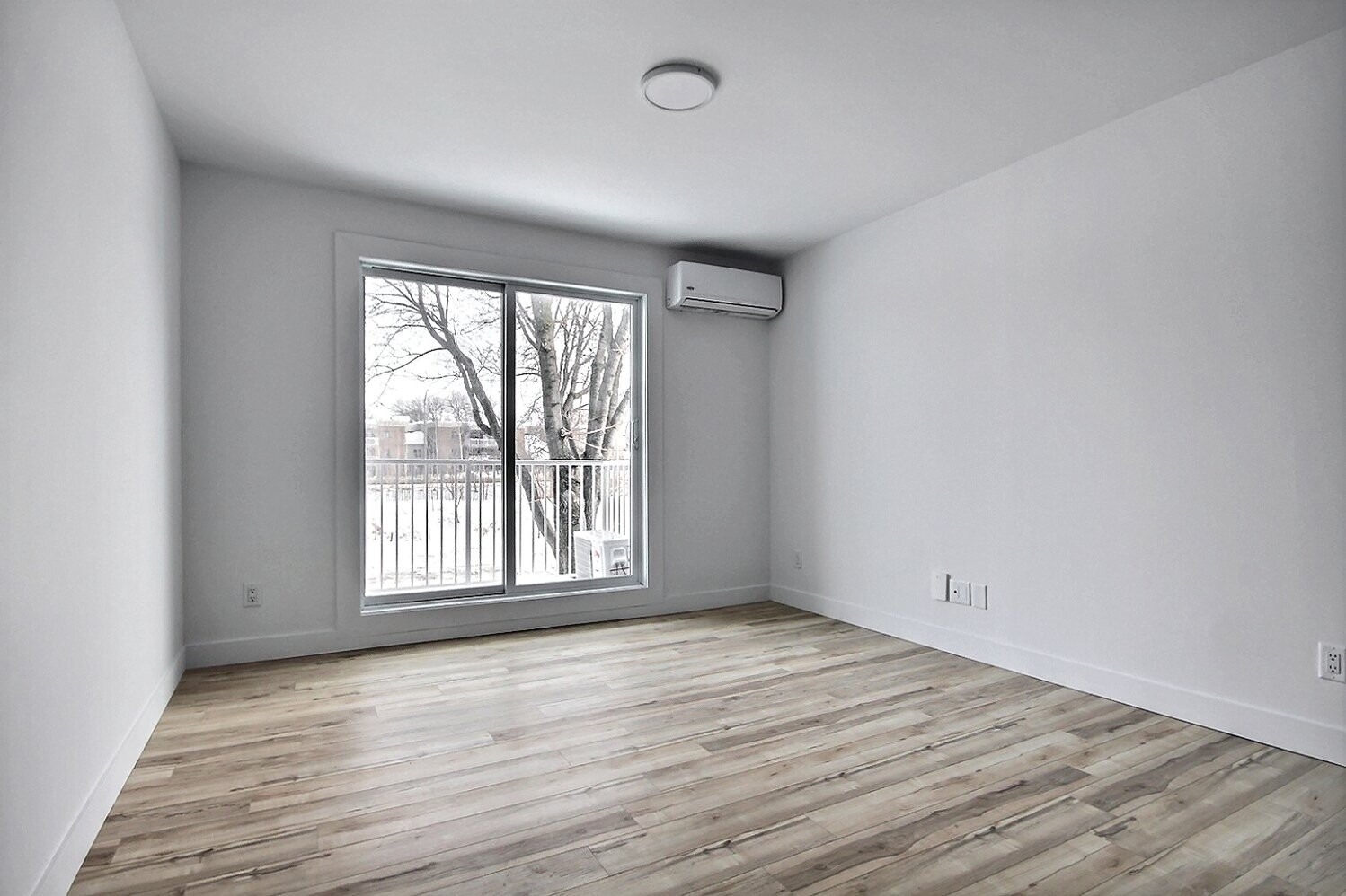 Logis-Experts - Appartements - 3225 À 3245 Rue Des Aulnes - 3245-101 - 3