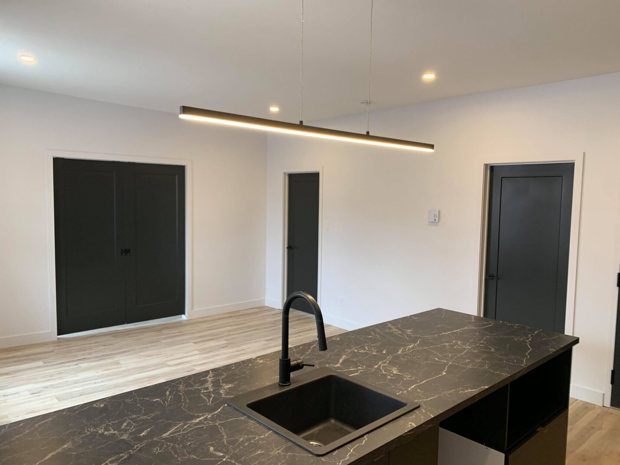 Logis-Experts - Appartements - 438 À 460 Rue De La Reine - 444 - 1