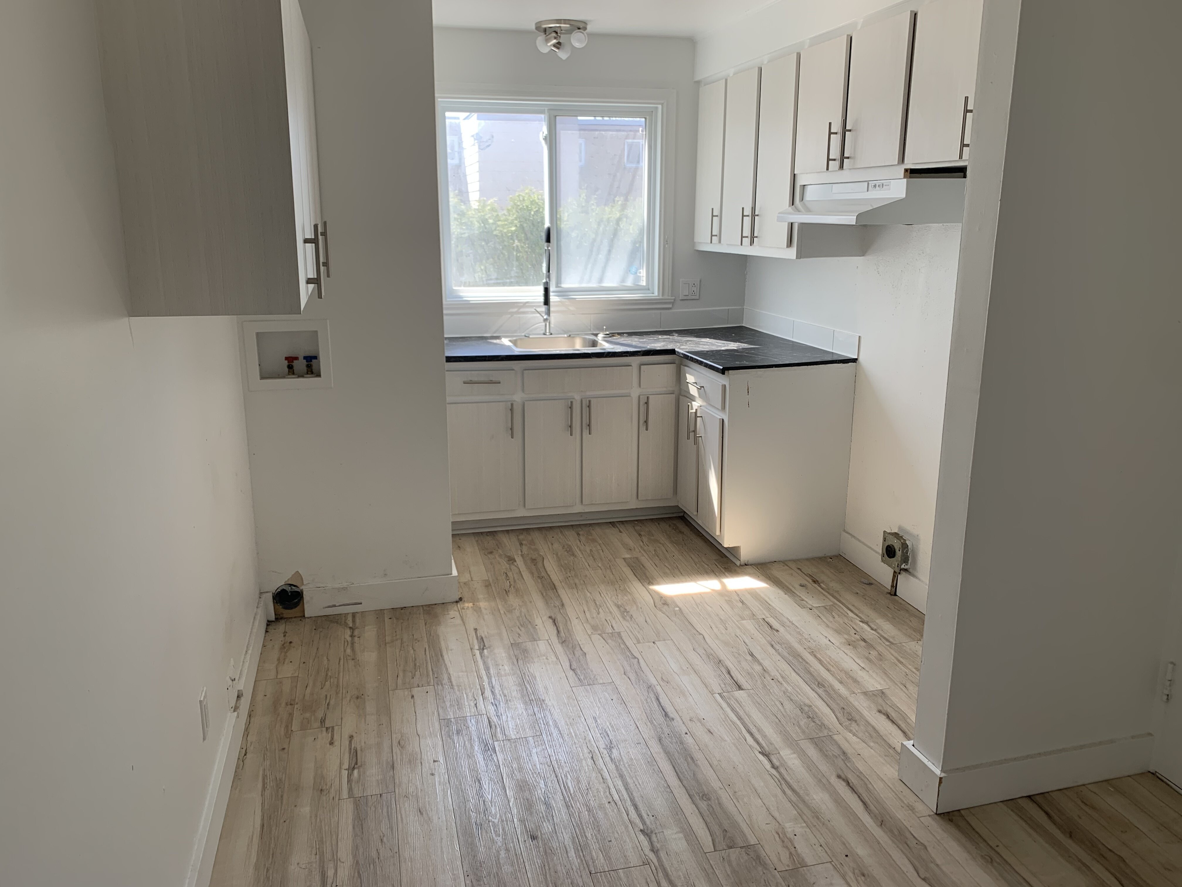 Logis-Experts - Appartements - 470 À 480 46E Rue Est - 470-3 - 1