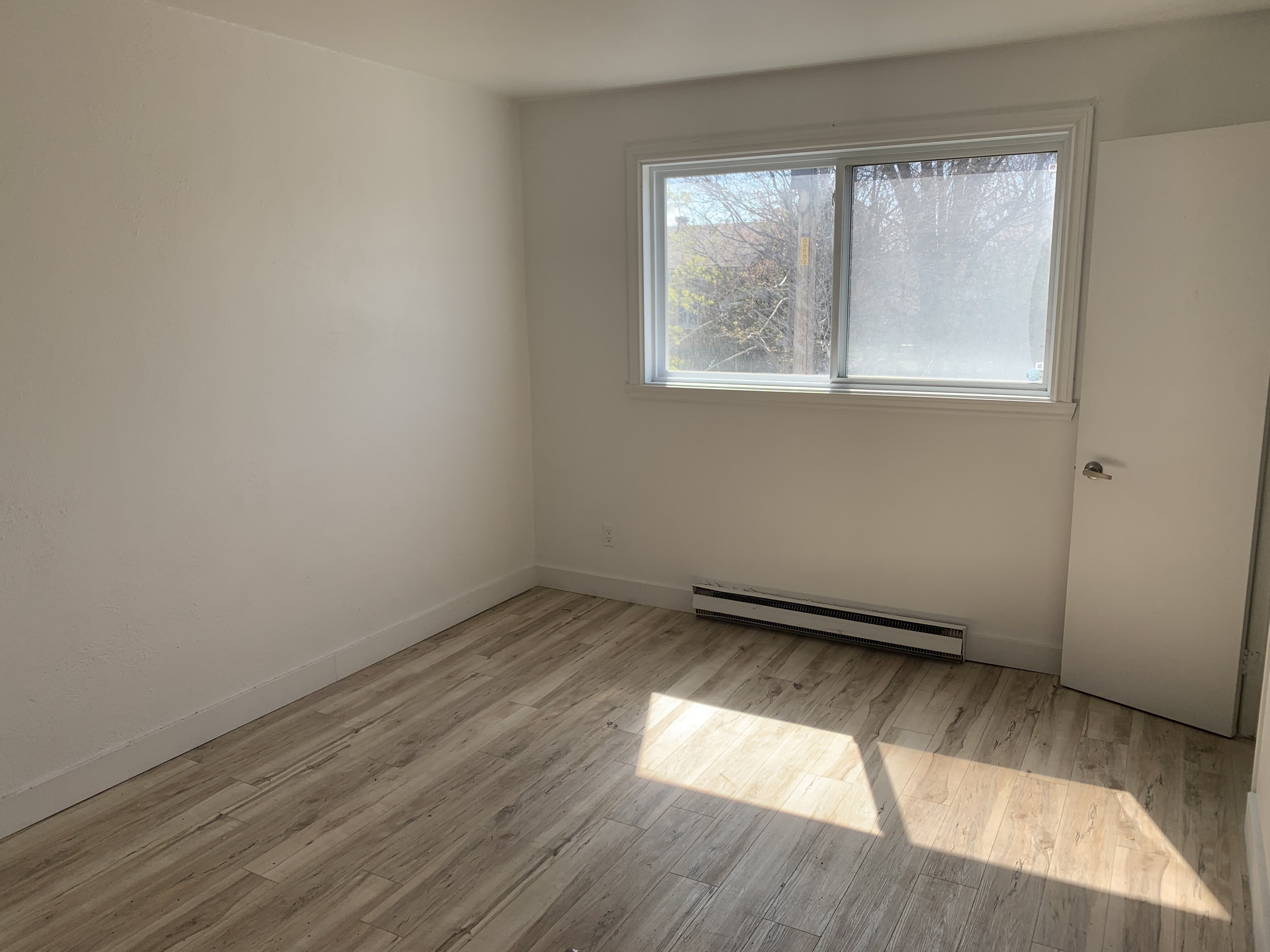 Logis-Experts - Appartements - 470 À 480 46E Rue Est - 470-3 - 4