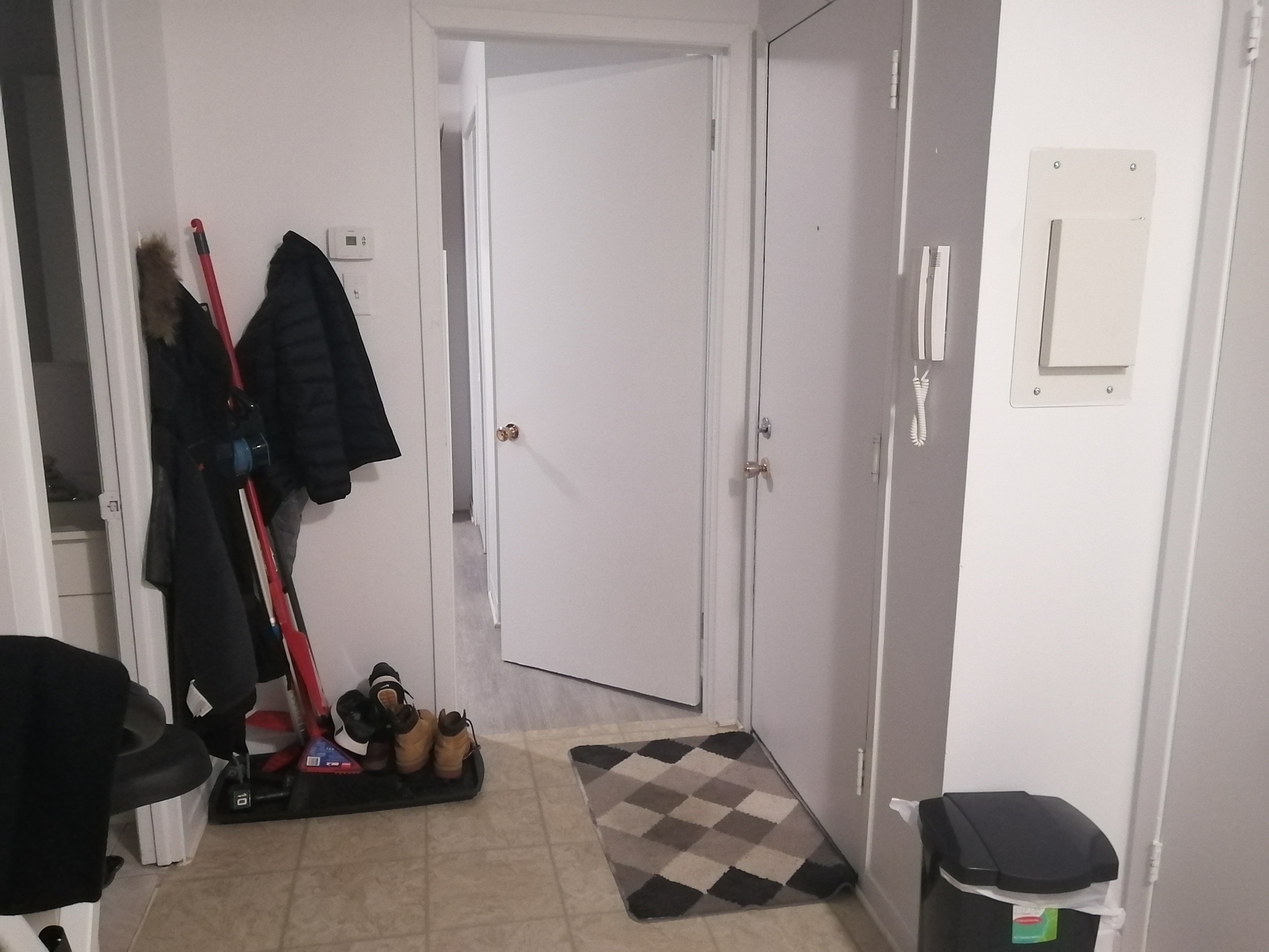 Logis-Experts - Appartements - 5392 À 5400 Rue Bossuet - Place Du Chateau - 5400-2 - 7