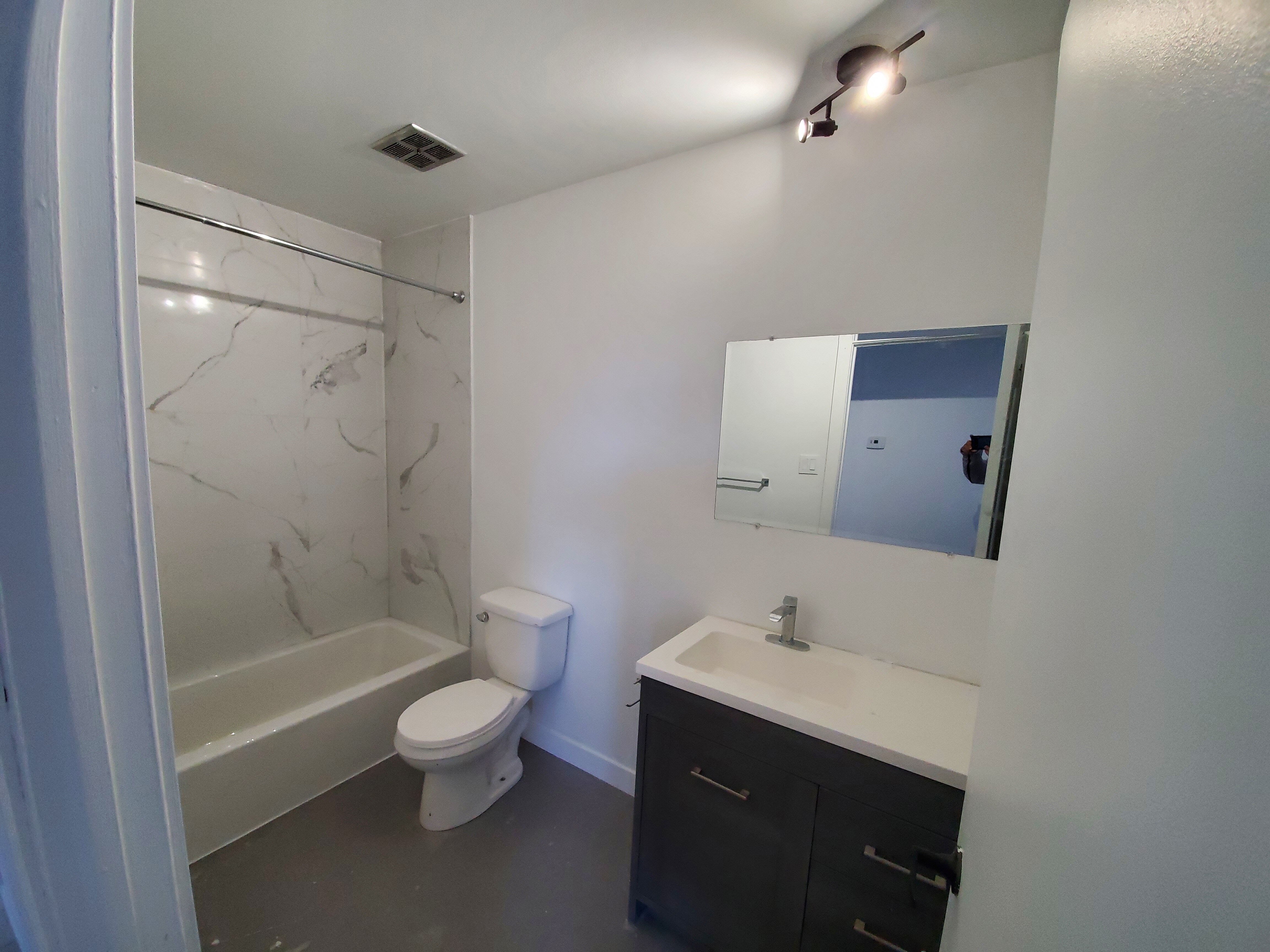 Logis-Experts - Appartements - 5350 À 5358 Rue Bossuet - Place Du Chateau - 5354-12 - 5