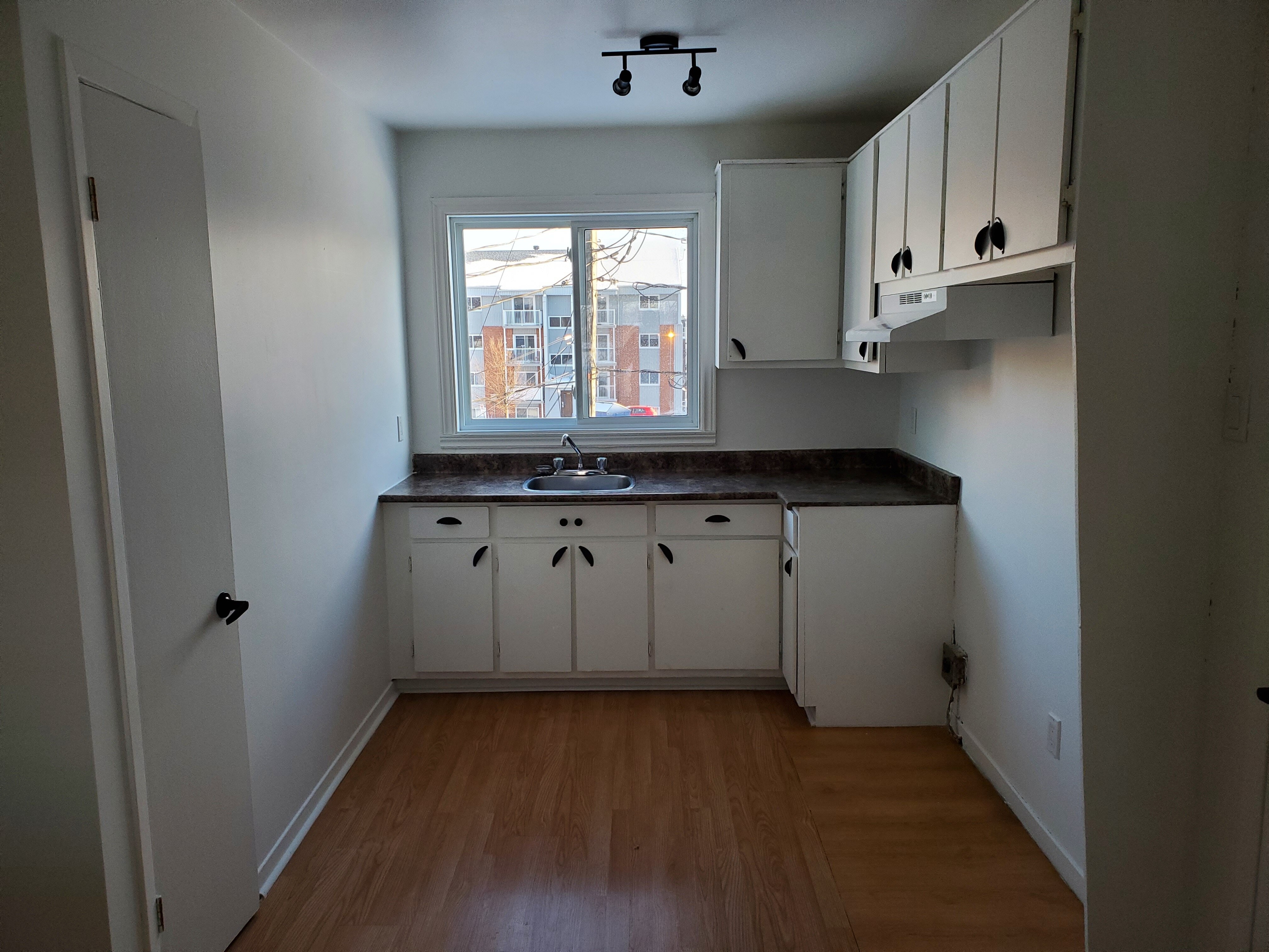 Logis-Experts - Appartements - 5392 À 5400 Rue Bossuet - Place Du Chateau - 5392-8 - 1