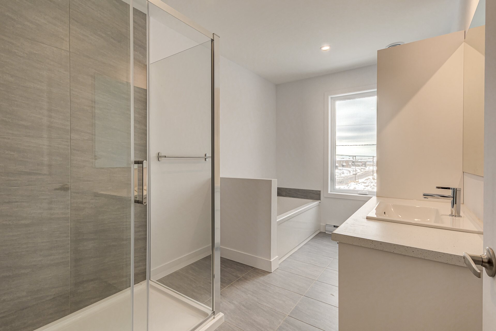 Logis-Experts - Appartements - 7465 Rue De L'apogée - 1 - 12