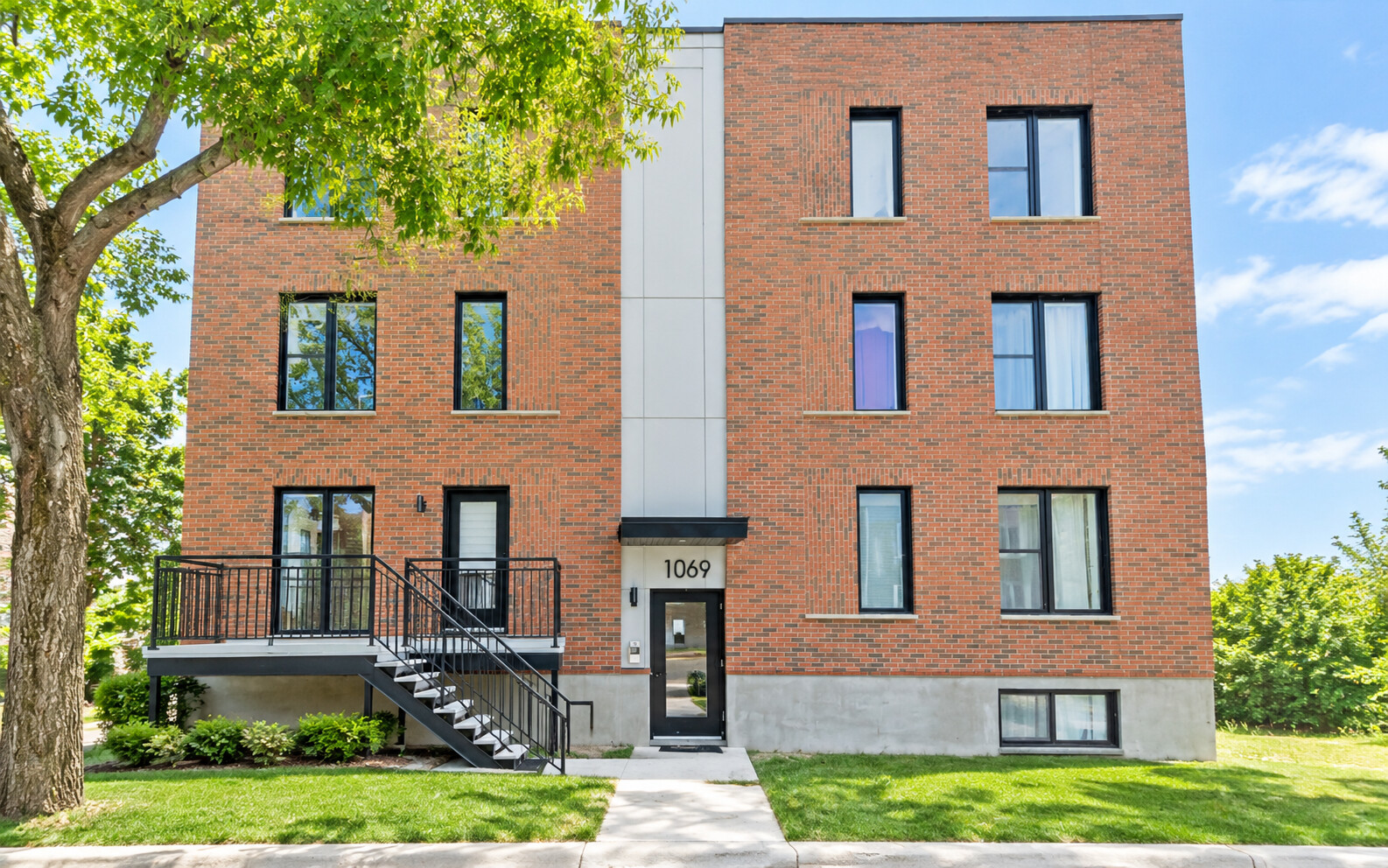 Logis-Experts - Immeubles - 1069 Rue Des Ardennes - Le Arnaud - Image principale