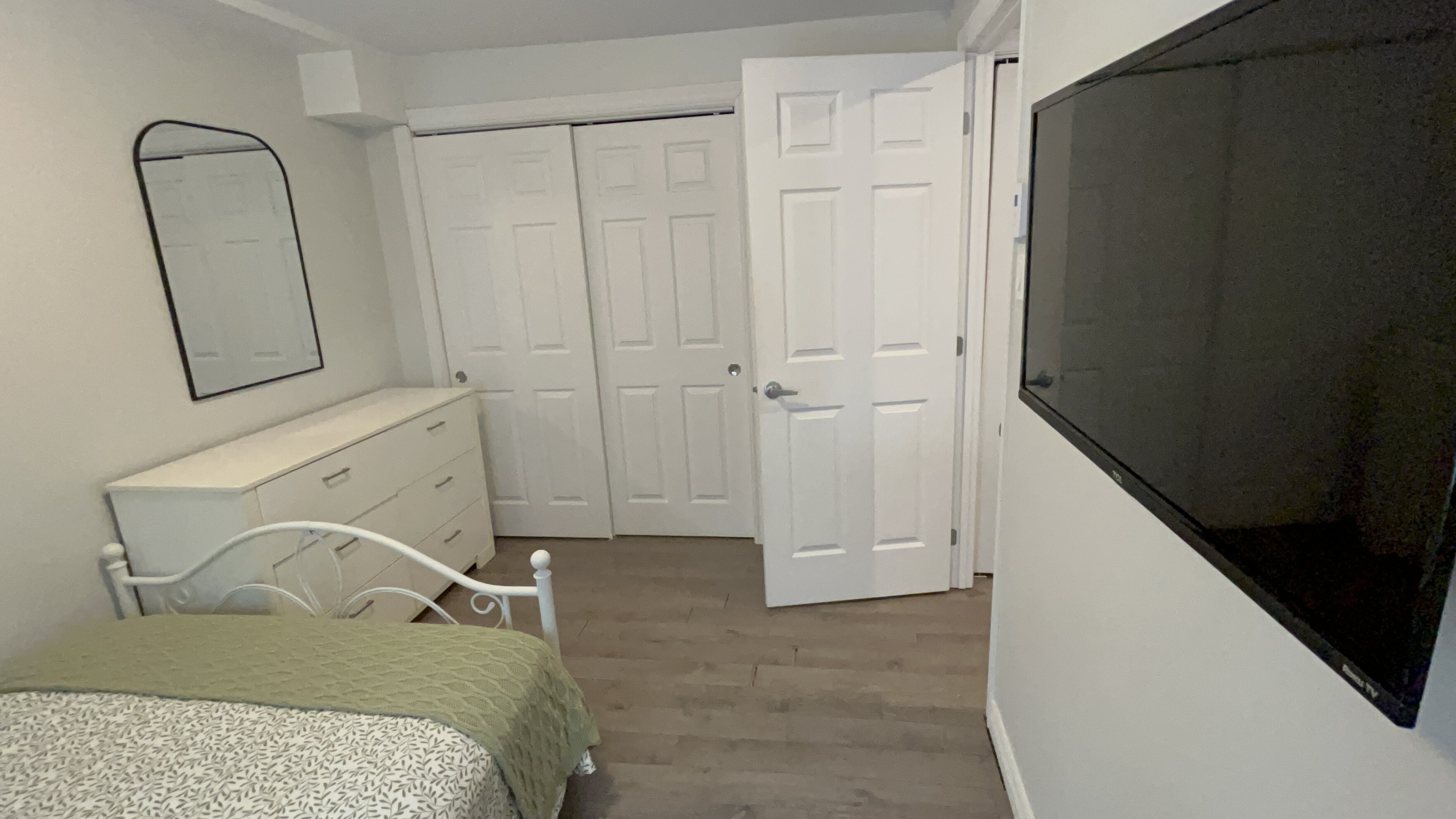 Logis-Experts - Appartements - 1976 Avenue De La Famille - 8 - 12