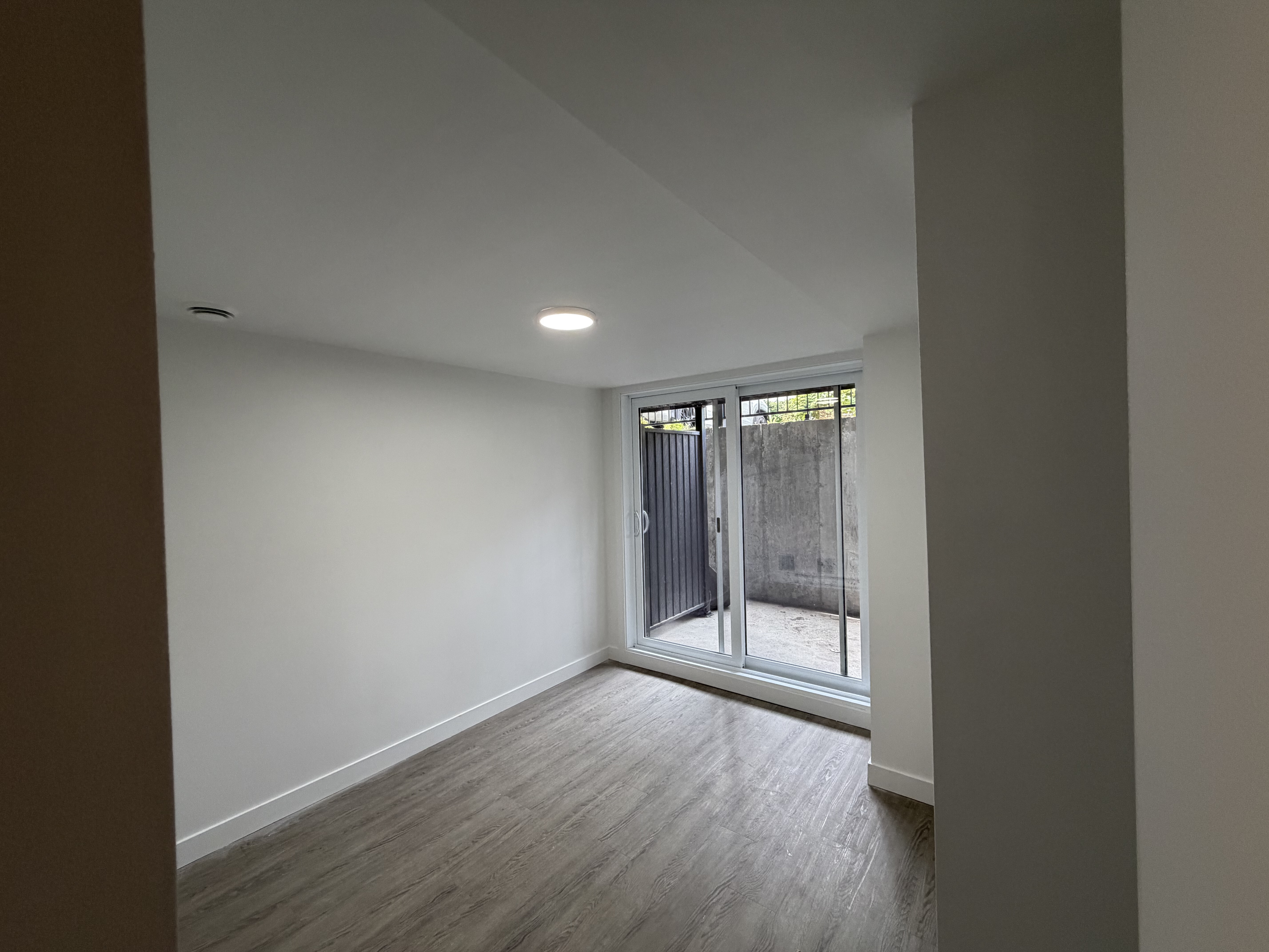 Logis-Experts - Appartements - 1219 À 1229 1Re Avenue - 1221 - 1