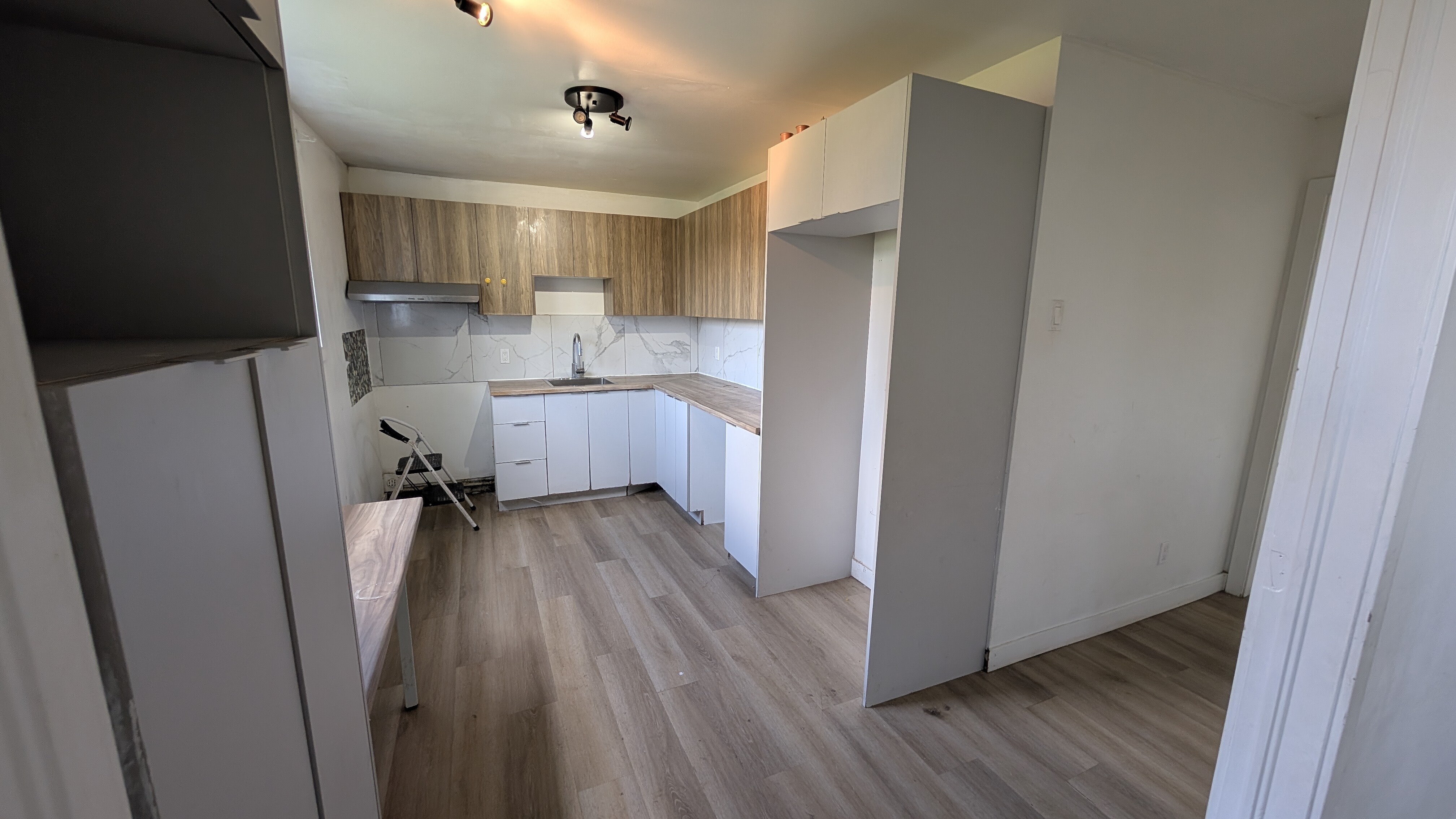 Logis-Experts - Appartements - 5380 Rue Bossuet - Place Du Chateau - 1 - 10