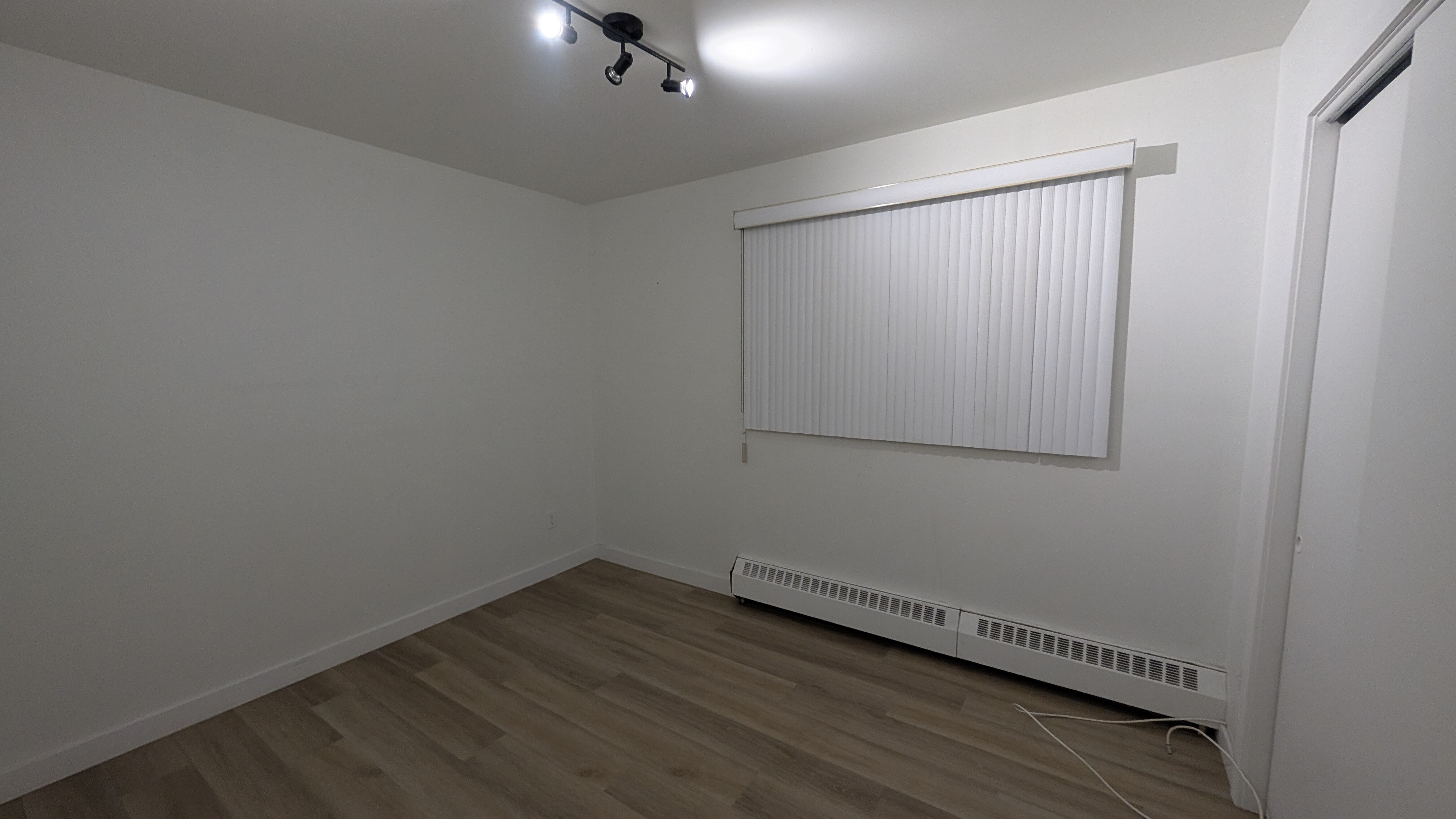 Logis-Experts - Appartements - 5362 Rue Bossuet - Place Du Chateau - 6 - 1